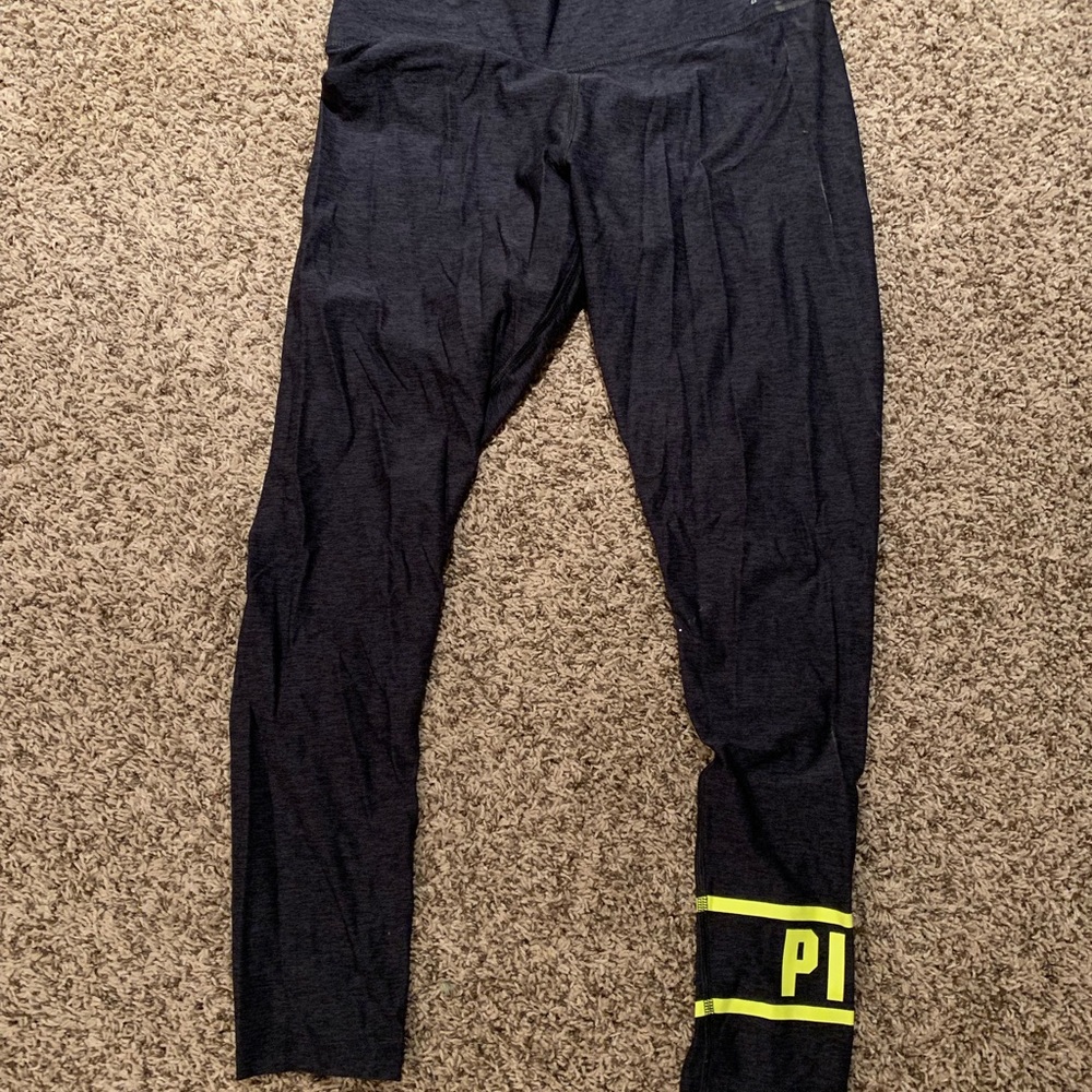 Large vs pink reversible leggings